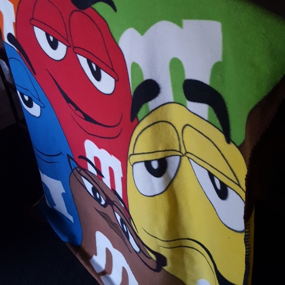 M&M Blanket. - Picture 2 of 5